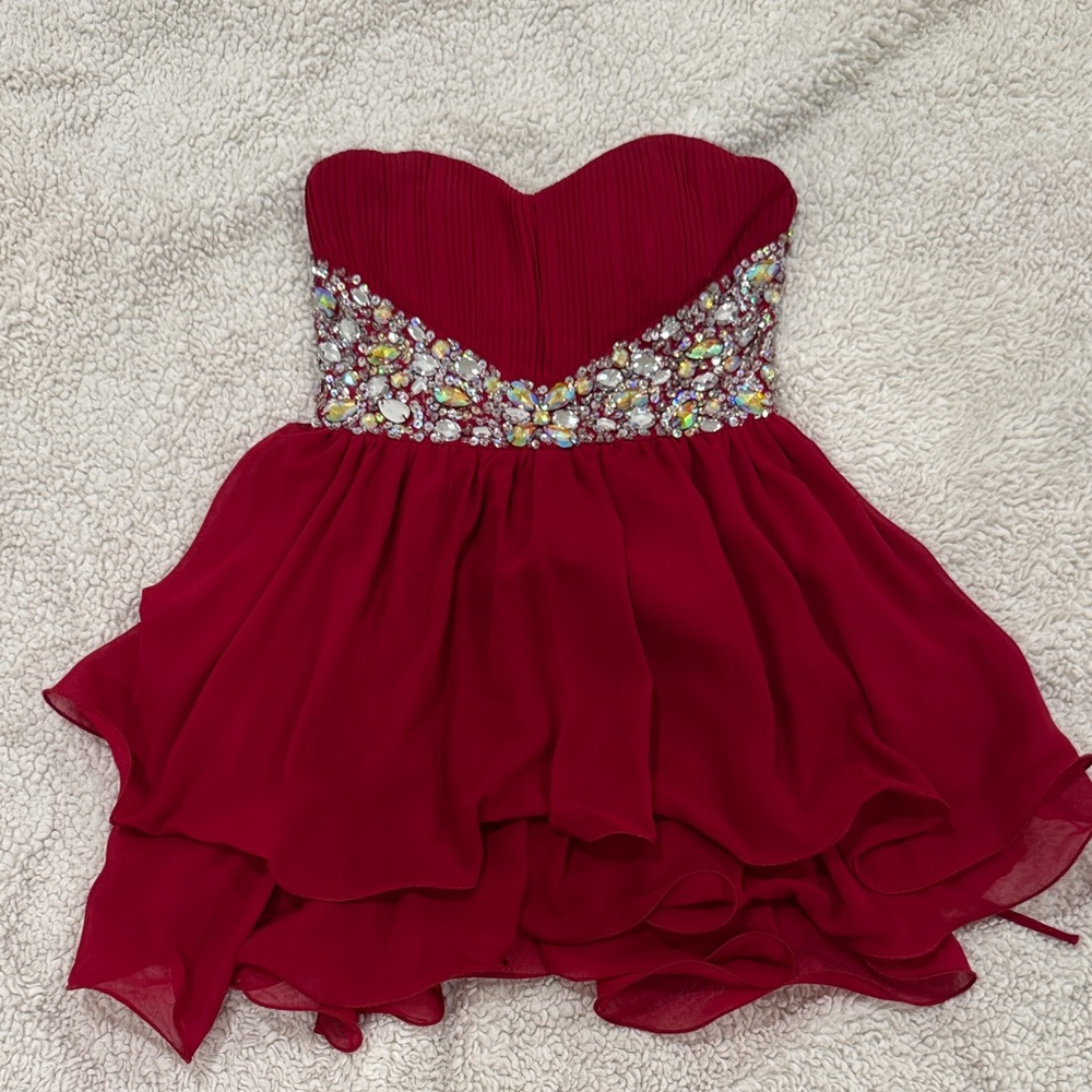 Elegant Strapless Red Dress with Gem Embellishments